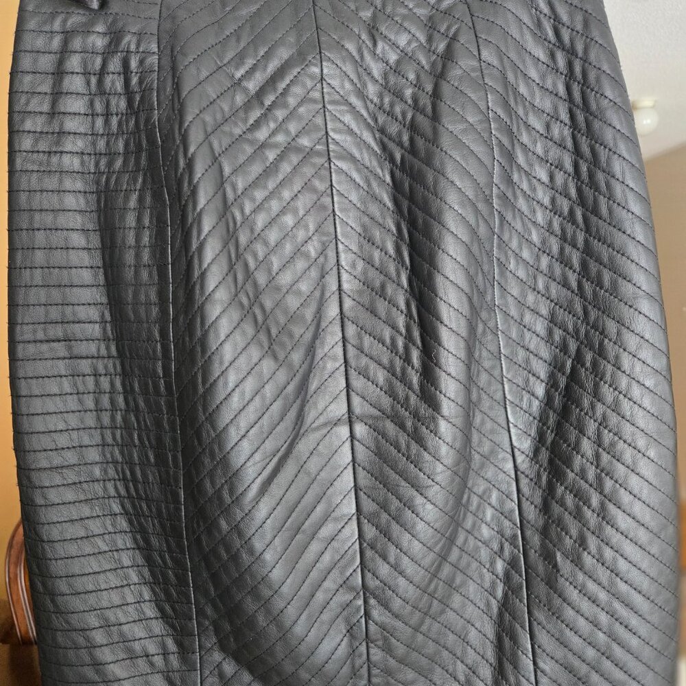 Reiss Black Leather Skirt – US 4 – Asymmetric Zip - Picture 11 of 12